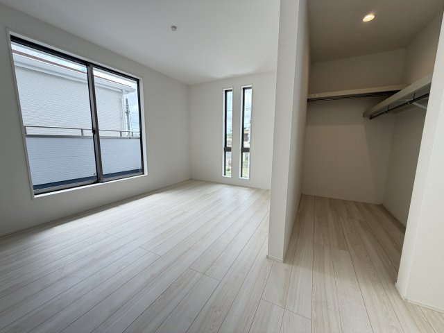 南城市大里稲嶺2期（全2棟）の洋室|※同仕様写真です