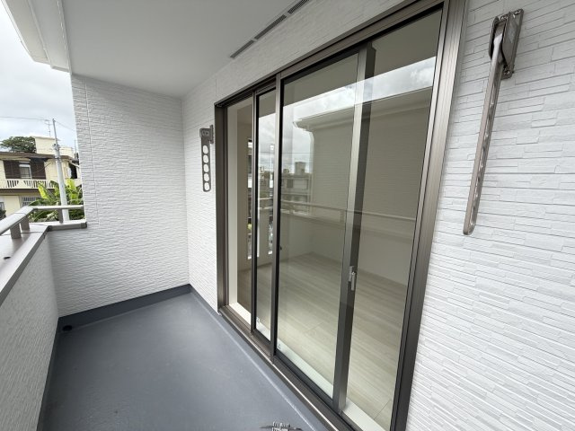 南城市大里稲嶺2期（全2棟）のバルコニー|※同仕様写真です