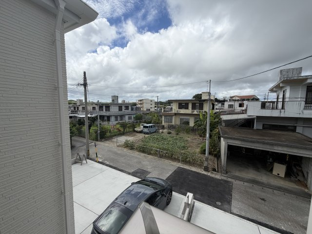 南城市大里稲嶺2期（全2棟）の駐車場|※同仕様写真です