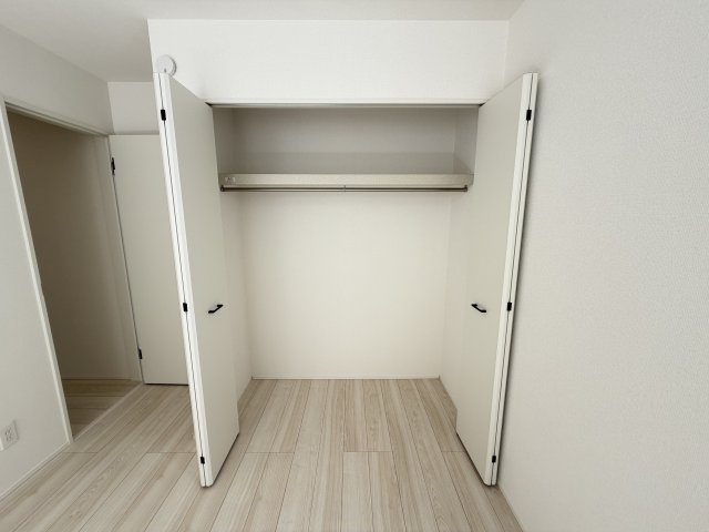 南城市大里稲嶺2期（全2棟）の収納|1号棟　洋室6.75帖+収納付き♪