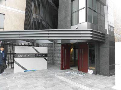 サムティ京都西大路のエントランス