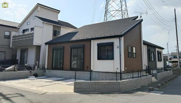 草加市新里町　中古一戸建て