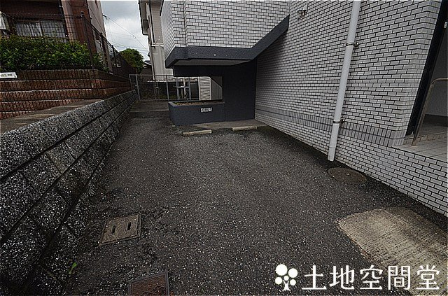 シャトレ上の原の駐車場|敷地内駐車場無し