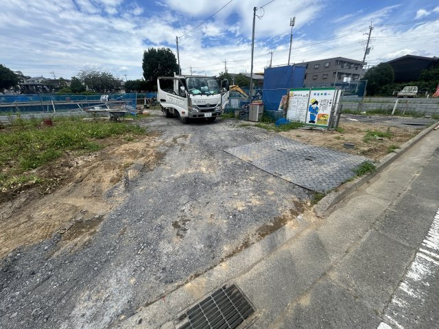 新築　前橋市川原町　1号棟の駐車場|現地写真　駐車スペースは建物東側に並列2台分可能です！