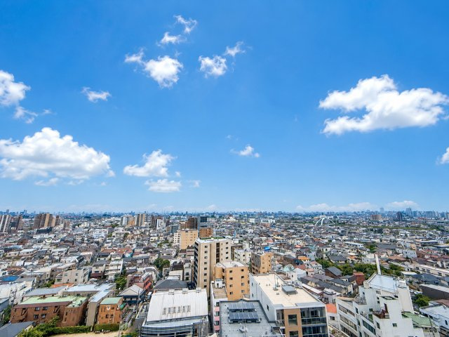 アルファグランデ小岩スカイファーストの展望|14階から望むパノラマビュー。空の広がりを身近に感じる贅沢な住空間です。