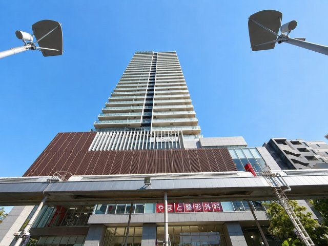 アルファグランデ小岩スカイファーストの外観|商業施設一体型レジデンス。買い物や食事が身近に揃う、利便性に優れた暮らし。