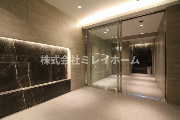 プレミアムキューブ品川戸越DUEXのエントランス