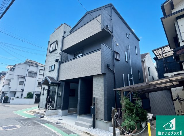 29日(土)30日(日)現地ご見学可能！　高槻市春日町　限定1邸の外観|安心の10年保証！外観を美しく保ち、雨水で汚れを落とします！気になることがありましたら、お気軽にお問い合わせください！