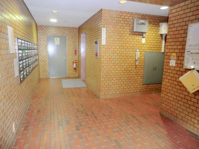 大田区大森北１丁目の中古マンションのエントランス