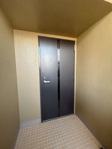 ファミール都島ステーションサイドの玄関