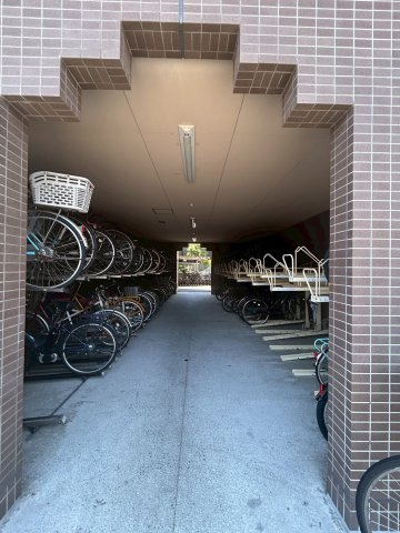 ファミール都島ステーションサイドの駐輪場|雨の日もスマートな自転車ライフ。毎日の通勤・通学を、もっと快適に。
