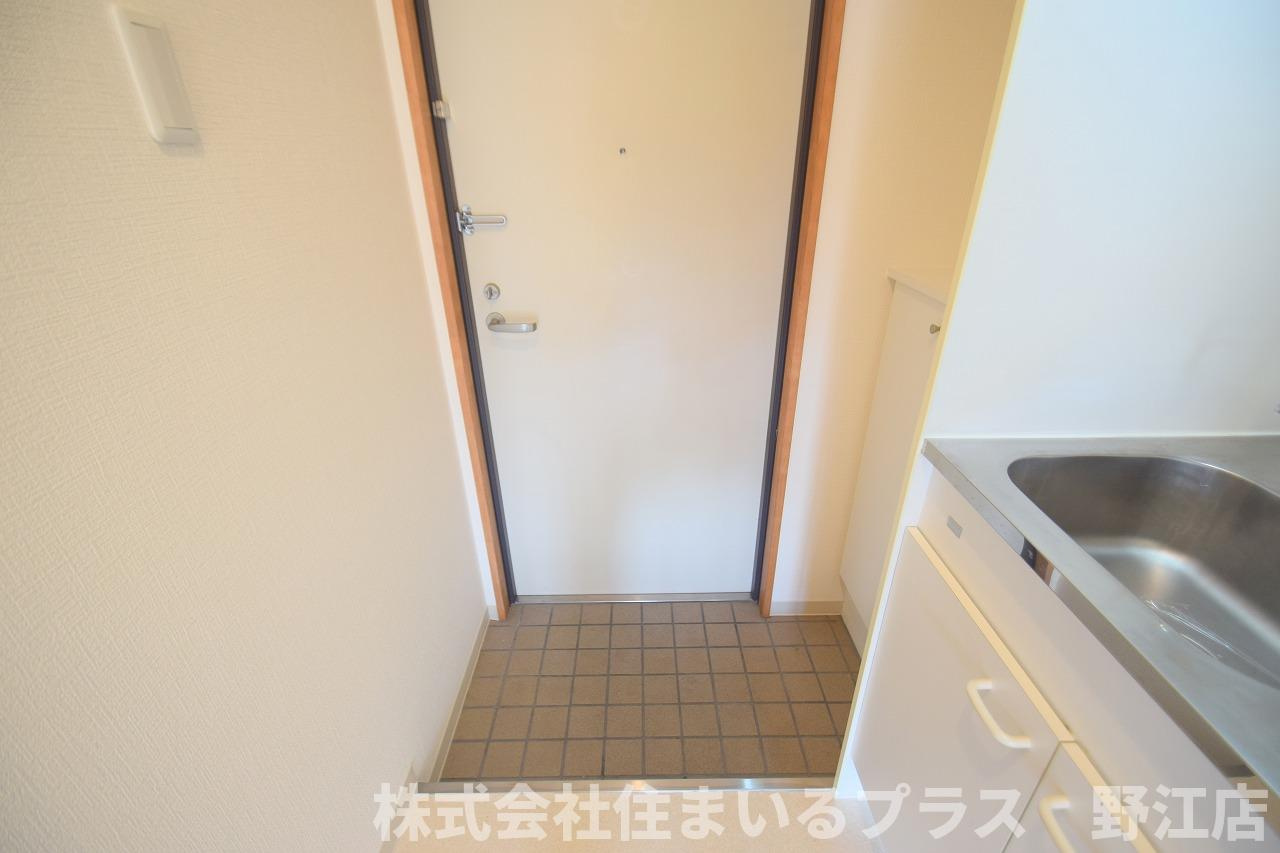 グランピア関目の玄関