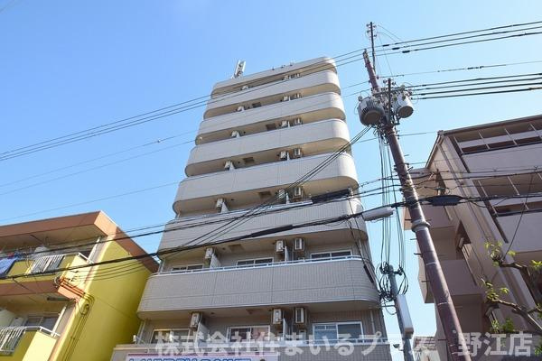 グランピア関目の外観