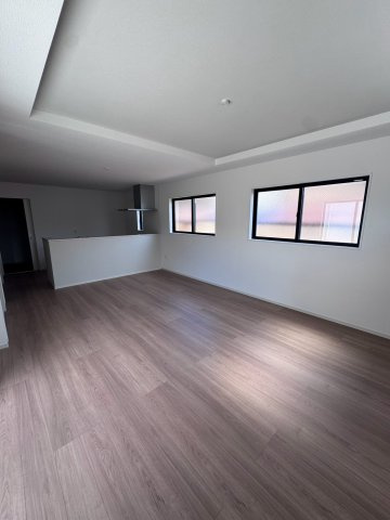 緑区鳴海町字上中町新築戸建　の居間・リビング|キャンペーン対象物件です♪詳細は弊社ホームページもしくはスタッフまでお気軽にお問合せ下さいませ♪ お役に立てる自信があります♪