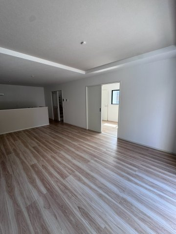 緑区鳴海町字上中町新築戸建　の居間・リビング|キャンペーン対象物件です♪詳細は弊社ホームページもしくはスタッフまでお気軽にお問合せ下さいませ♪ お役に立てる自信があります♪