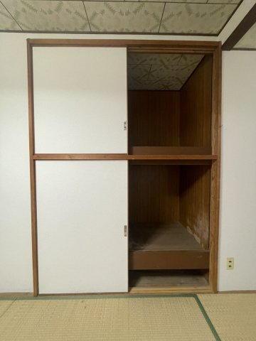 鏡町下有佐戸建ての収納