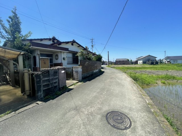 鏡町下有佐戸建ての前面道路含む現地写真