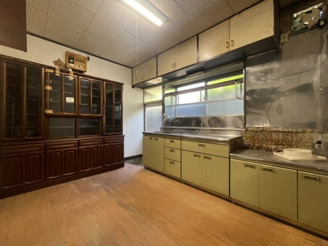 鏡町下有佐戸建ての居間・リビング