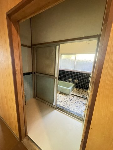鏡町下有佐戸建ての脱衣所