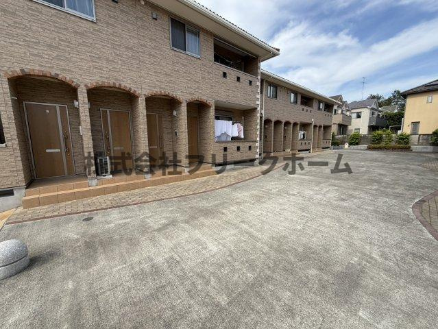 小金井市梶野町４丁目のアパートのエントランス