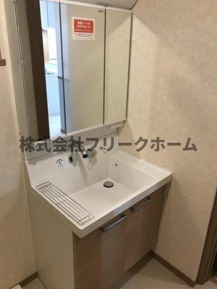 小金井市梶野町４丁目のアパートの洗面所