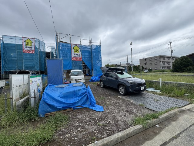 新築　前橋市川原町　2号棟の駐車場|駐車スペースは建物東側に並列2台分可能です！