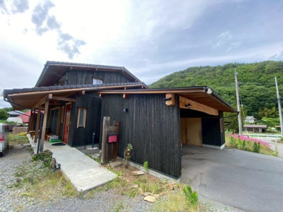 【外観】 | 南佐久郡佐久穂町大字余地　バリアフリー　6SLDK