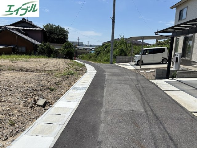 小牧市大字上末　中古戸建の前面道路含む現地写真|前面道路含む現地写真です