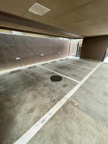 福岡市中央区天神３丁目の賃貸マンションの駐車場