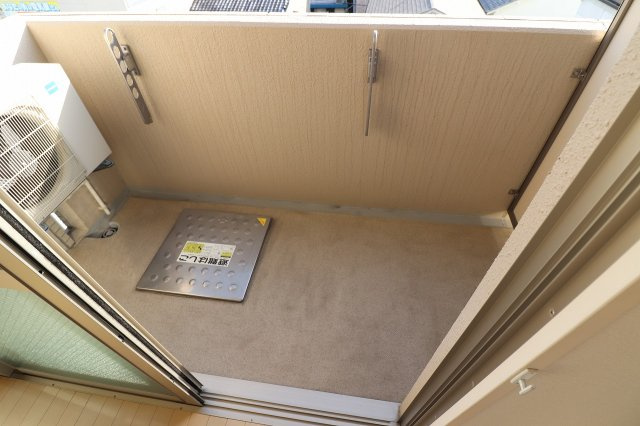大阪市鶴見区今津北５丁目の賃貸マンションのバルコニー