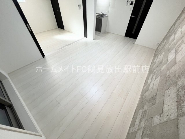 大阪市城東区東中浜５丁目のアパートの居間・リビング