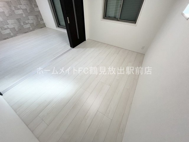 大阪市城東区東中浜５丁目のアパートの洋室