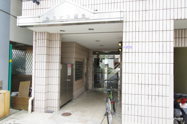 ルミナス福島　仲介手数料無料のエントランス
