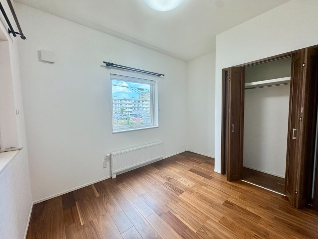 西野1条1丁目　一戸建ての洋室|洋室　一階
