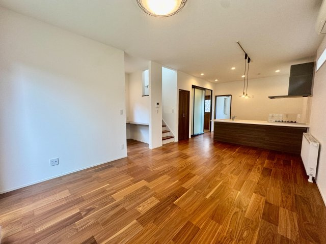西野1条1丁目　一戸建ての居間・リビング
