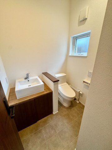 西野1条1丁目　一戸建てのトイレ|一階