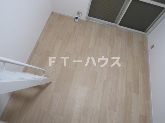 メゾンローゼＥの寝室