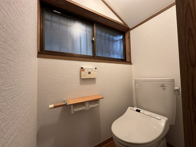 岩美郡岩美町大字田後中古戸建のトイレ