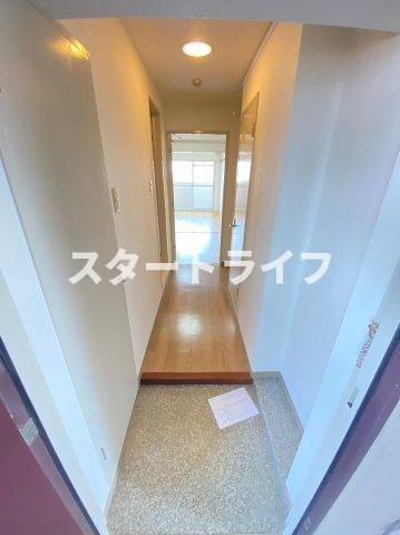 大阪市淀川区西三国１丁目の賃貸マンションの玄関