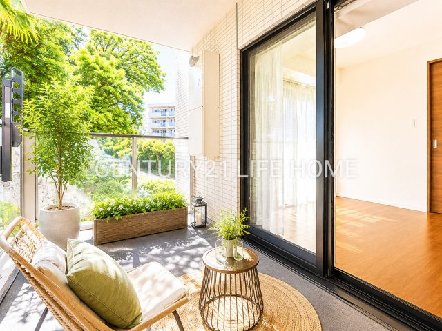 【バルコニー】 | プレシス横濱山手パークフロント | お洗濯にも便利なバルコニー付き