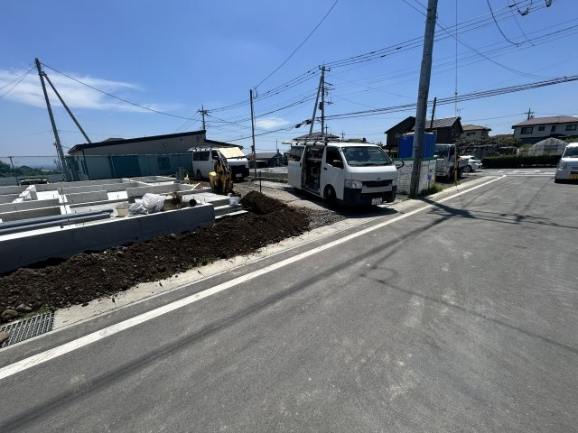 新築　高崎市金古町 全11区画　11号棟の前面道路含む現地写真|現地写真　西側接道幅員約5.0ｍ
