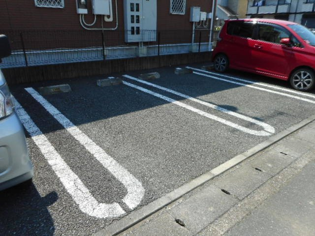 カン・カーロ　Ⅰの駐車場