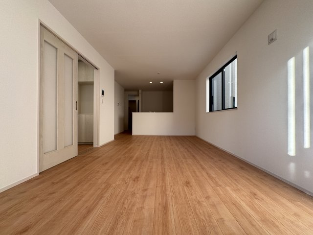 南風原町新川（全3棟）A号棟の居間・リビング|※同仕様写真です