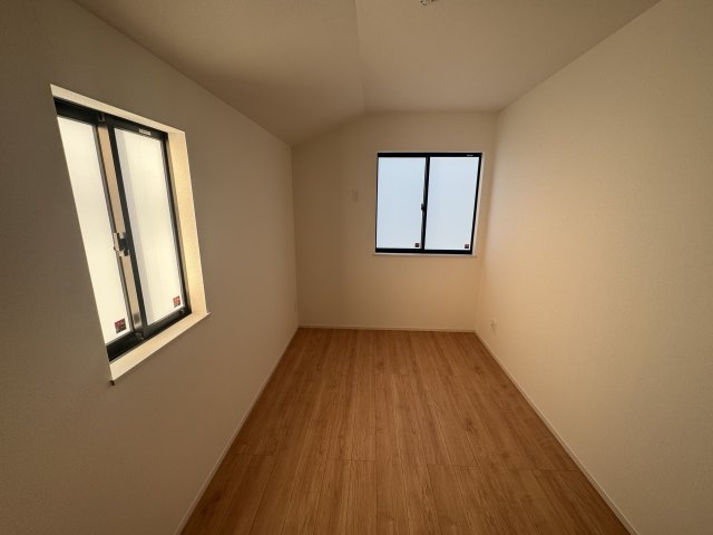 南風原町新川（全3棟）A号棟の洋室|※同仕様写真です