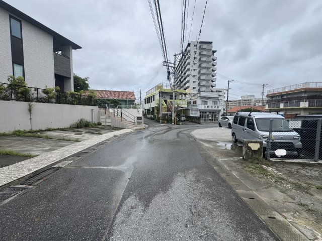 南風原町新川（全3棟）A号棟の前面道路含む現地写真|※南西側公道5.5m♪