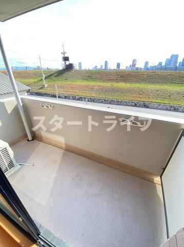 大阪市淀川区西中島２丁目の賃貸マンションのバルコニー