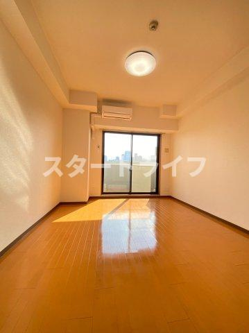 大阪市淀川区西中島２丁目の賃貸マンションの居間・リビング