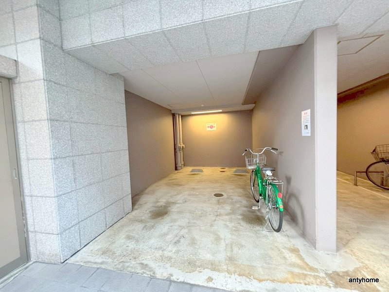 スワンズシティ天満橋　仲介手数料無料の駐車場