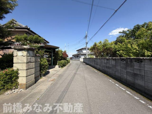 【建築条件なし土地】前橋市下佐鳥町　　約241坪　34条11号開発許可要　解体更地渡し　確定測量後渡し　の前面道路含む現地写真