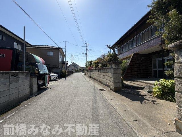 【建築条件なし土地】前橋市下佐鳥町　　約241坪　34条11号開発許可要　解体更地渡し　確定測量後渡し　の前面道路含む現地写真